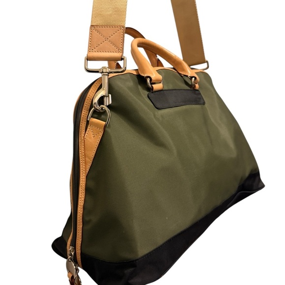 Danzo Retro Diaper Or Travel Bag Pockets W/ Labels Changing Mat
Adjustable Strap - Picture 11 of 15